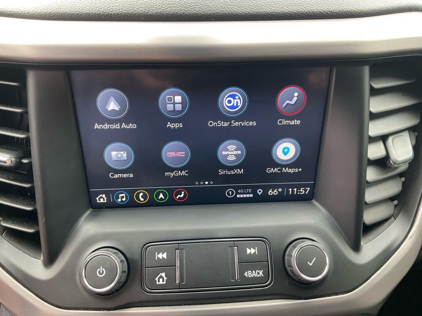2022 GMC Acadia AT4