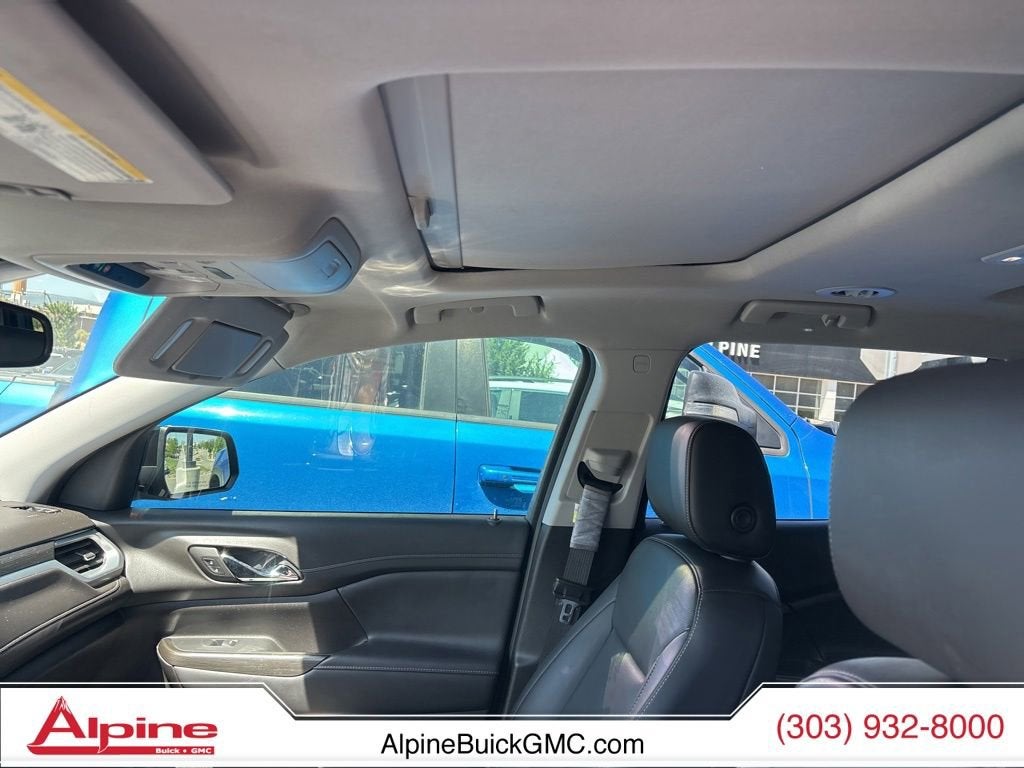 2023 GMC Acadia SLT