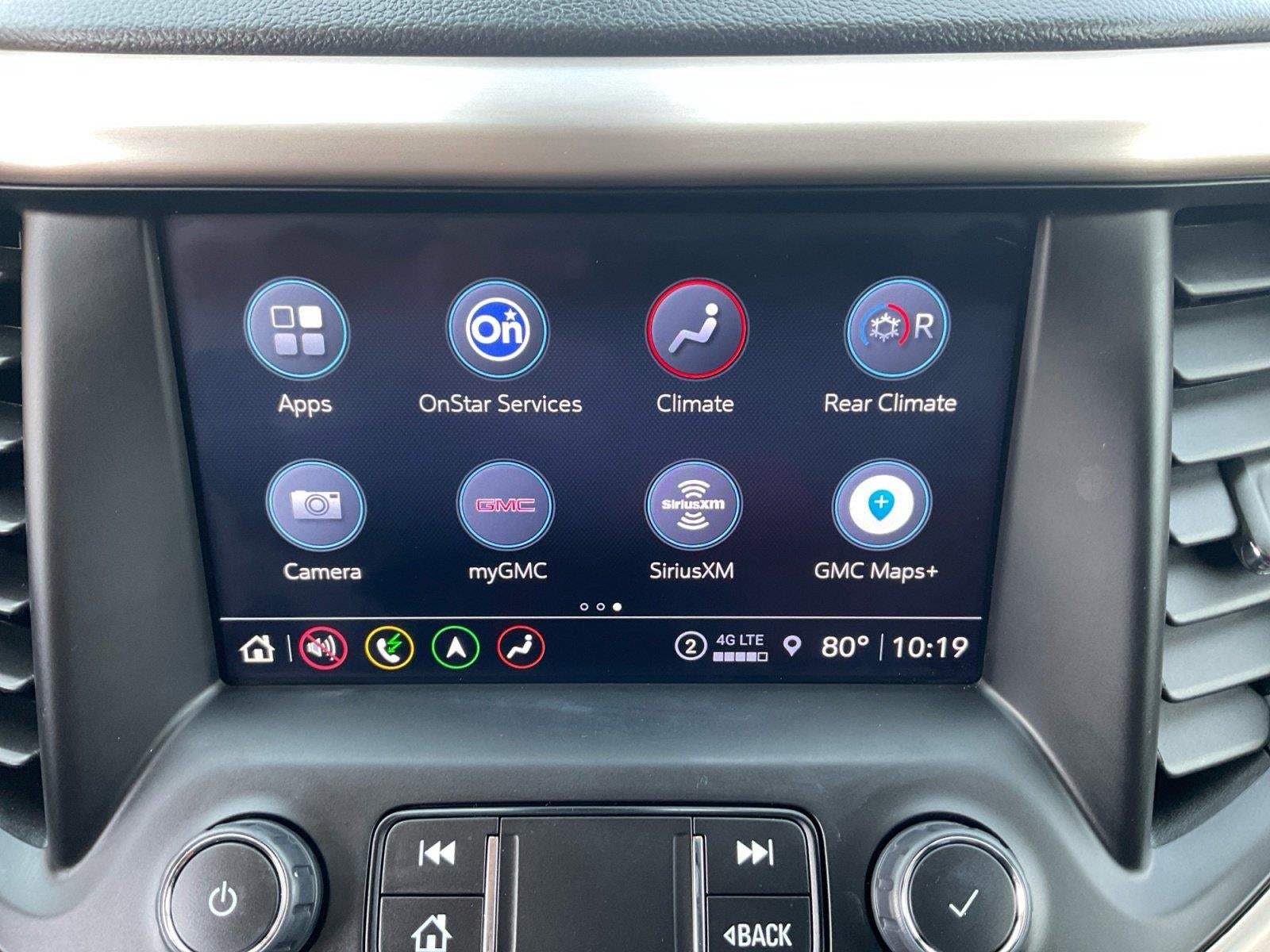 2023 GMC Acadia Denali