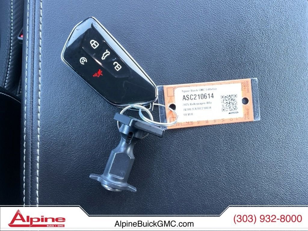 2025 Volkswagen Atlas Cross Sport 2.0T SE w/Technology