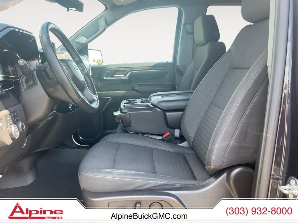 2024 Chevrolet Silverado 1500 LT (2FL)