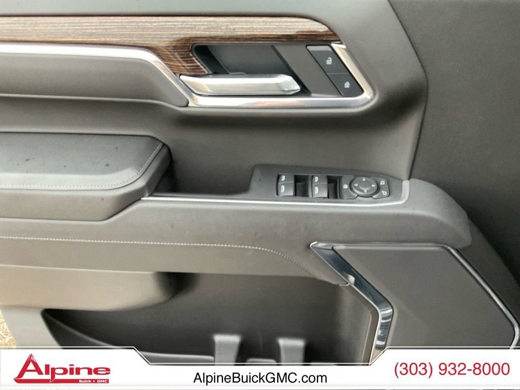2025 GMC Sierra 1500 Elevation