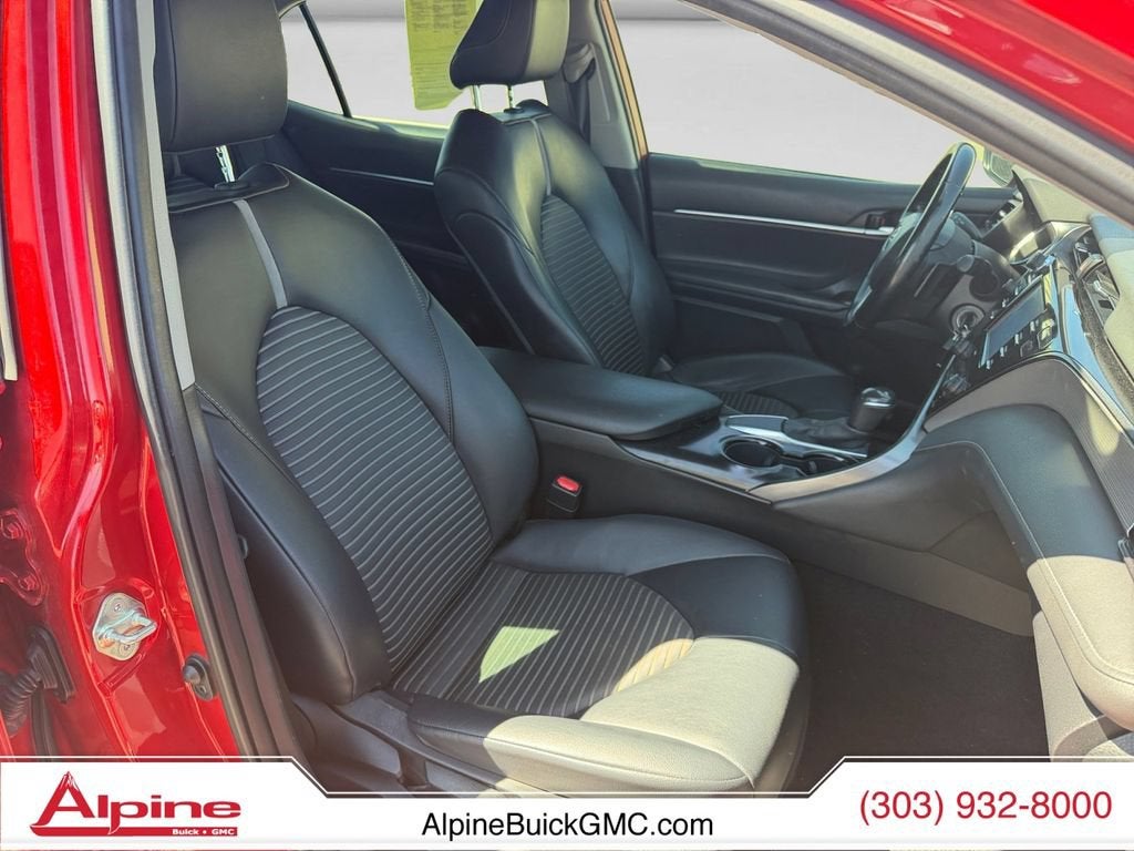 2020 Toyota Camry SE