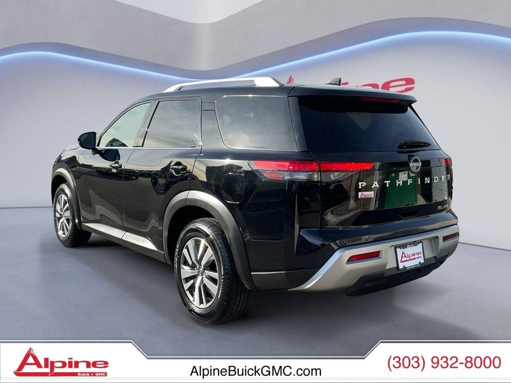 2025 Nissan Pathfinder SL