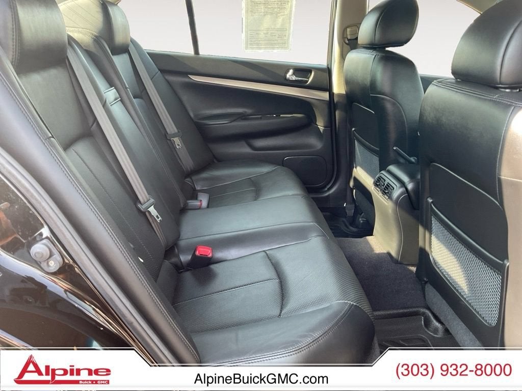 2015 INFINITI Q40 4dr Sdn AWD