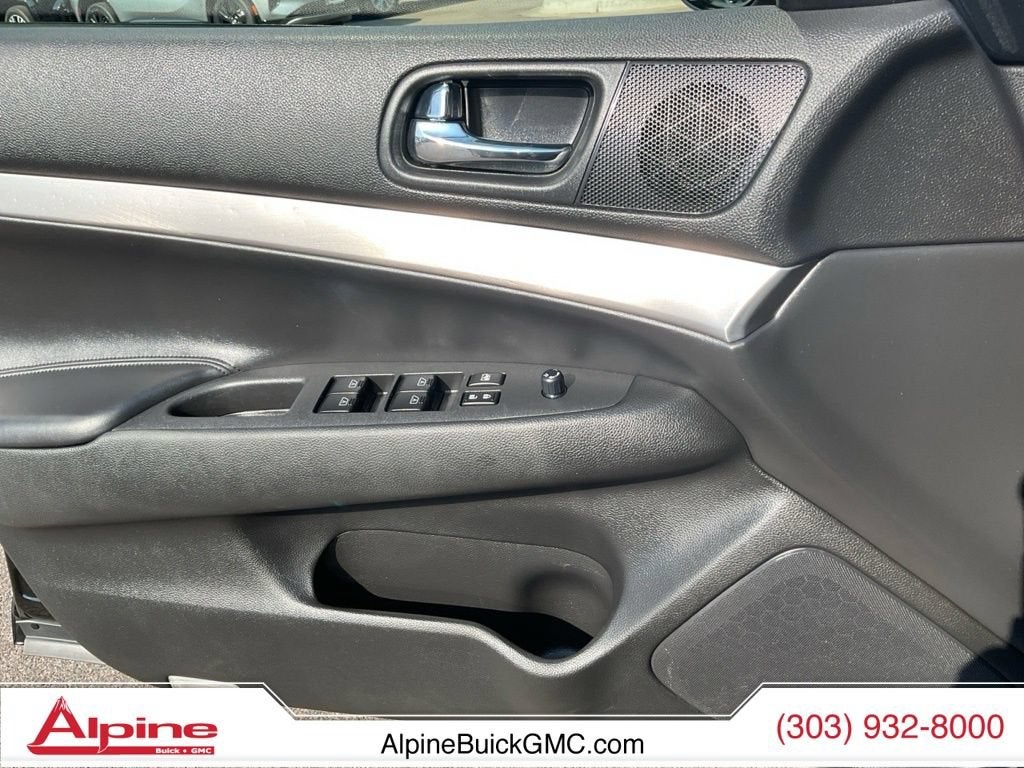 2015 INFINITI Q40 4dr Sdn AWD