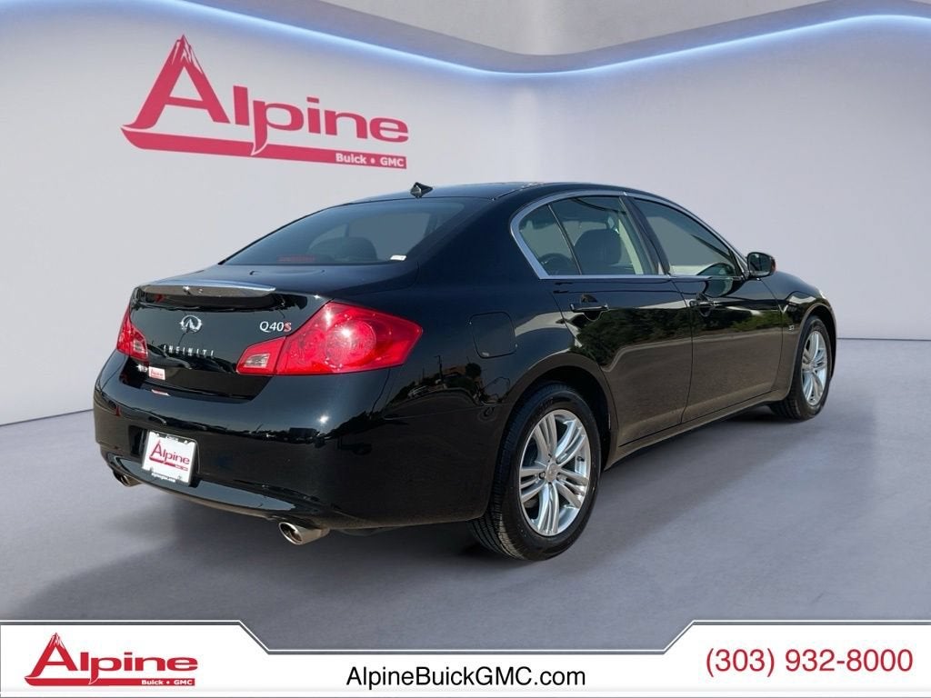 2015 INFINITI Q40 4dr Sdn AWD