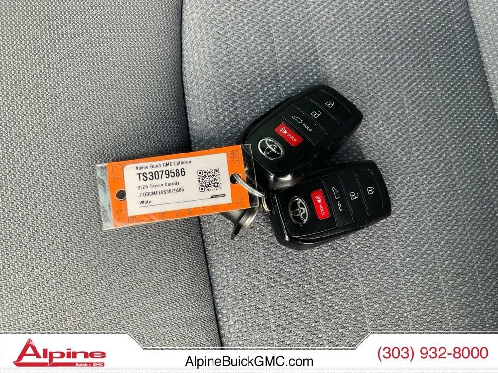 2025 Toyota Corolla Hybrid LE