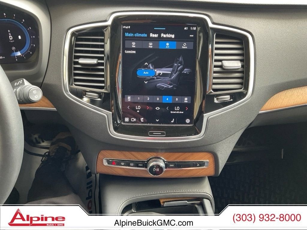 2024 Volvo XC90 Plus Bright Theme