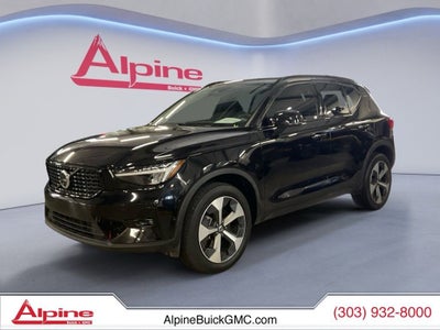 2024 Volvo XC40 B5 Plus Dark Theme