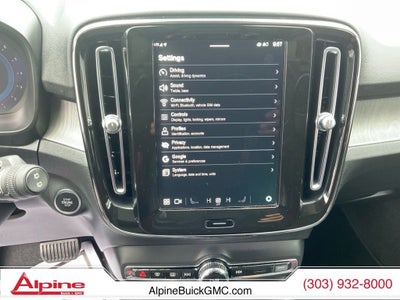 2024 Volvo XC40 B5 Plus Dark Theme