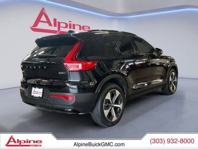 2024 Volvo XC40 B5 Plus Dark Theme