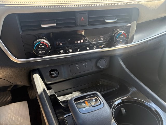 2025 Nissan Rogue SV
