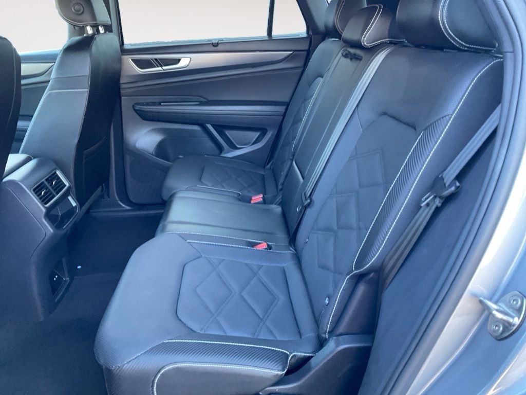 2025 Volkswagen Atlas Cross Sport 2.0T SE w/Technology
