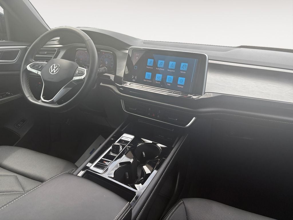 2025 Volkswagen Atlas Cross Sport 2.0T SE w/Technology