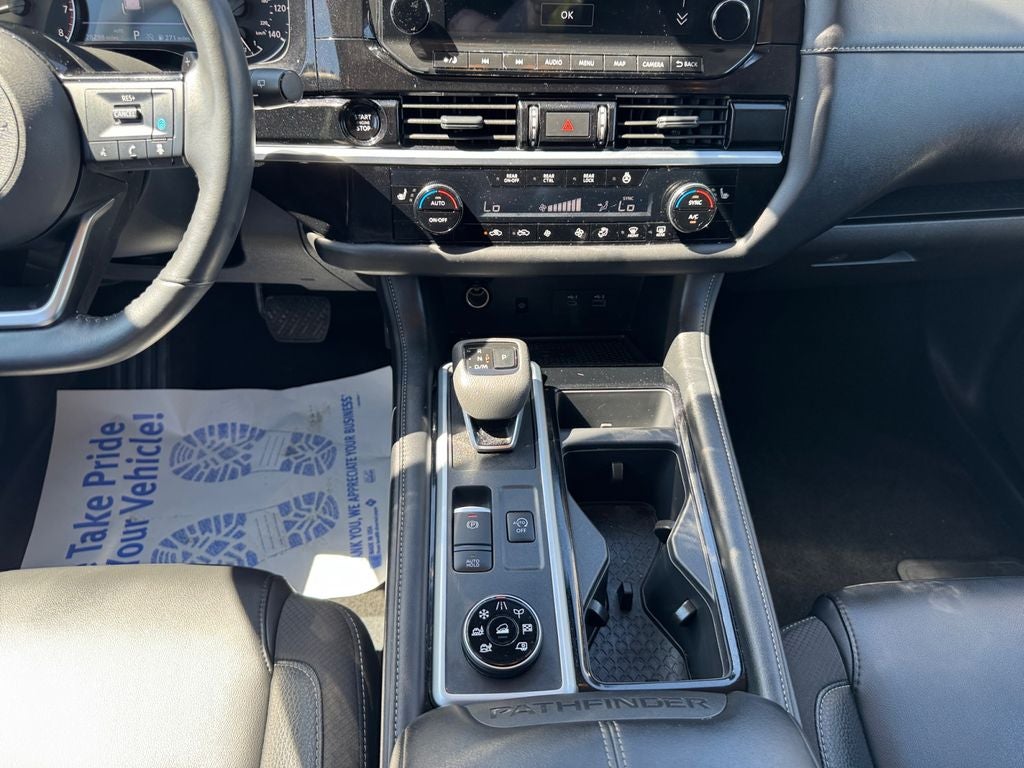 2025 Nissan Pathfinder SL