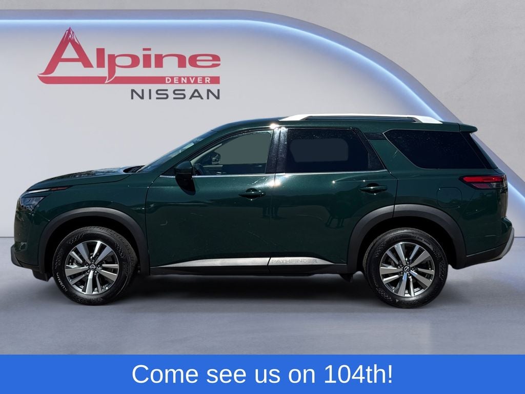 2025 Nissan Pathfinder SL