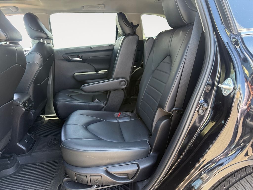 2022 Toyota Highlander Hybrid XLE