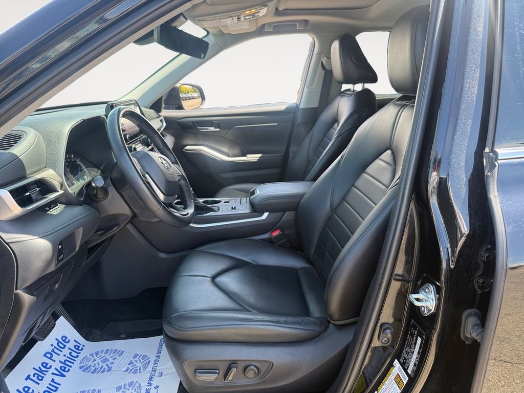 2022 Toyota Highlander Hybrid XLE