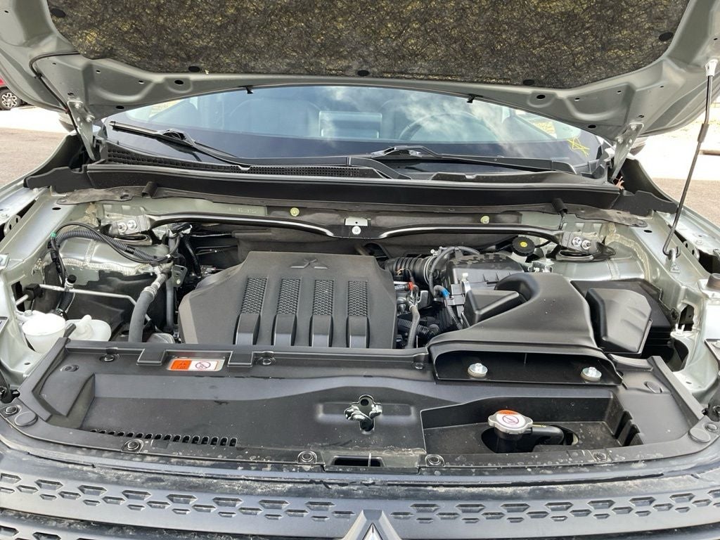 2025 Mitsubishi Eclipse Cross Base