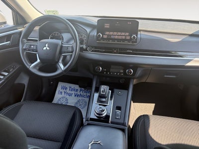 2024 Mitsubishi Outlander ES