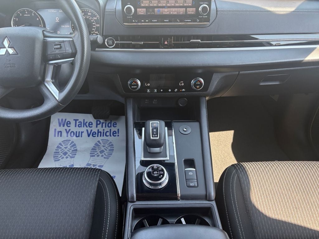 2024 Mitsubishi Outlander ES