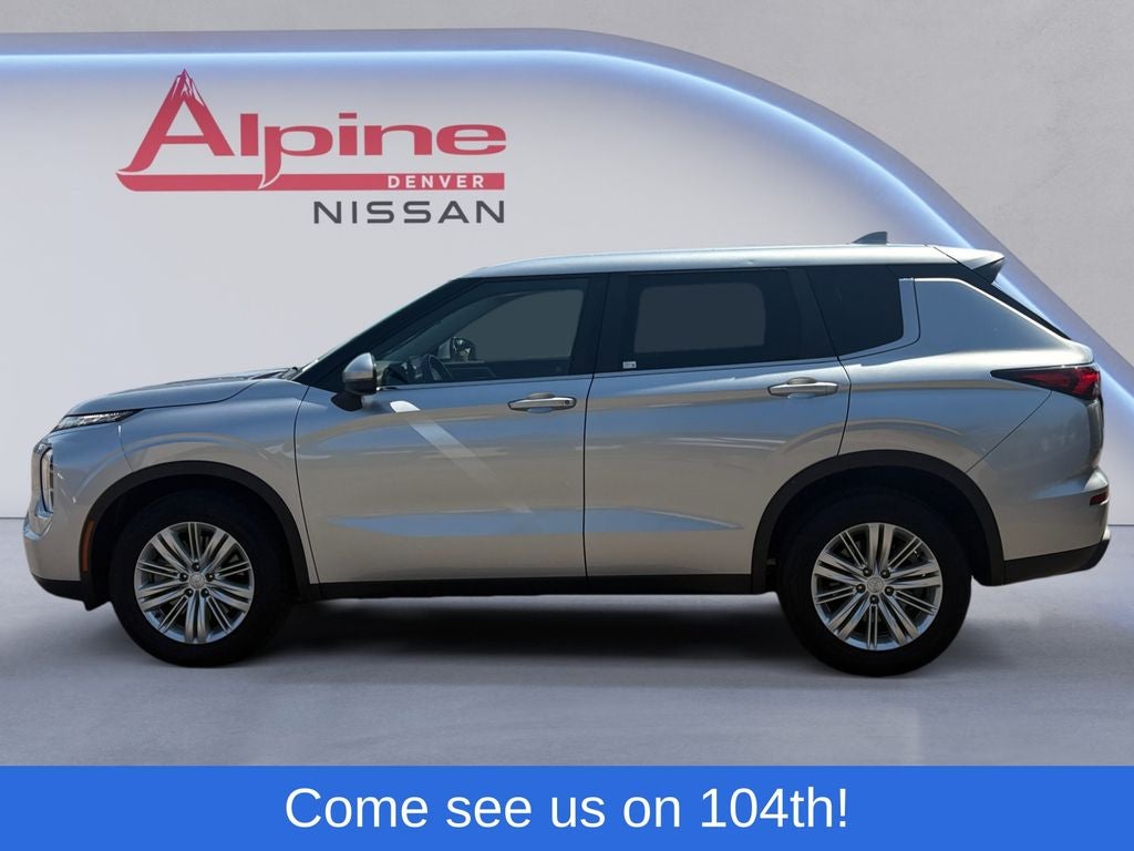 2024 Mitsubishi Outlander ES