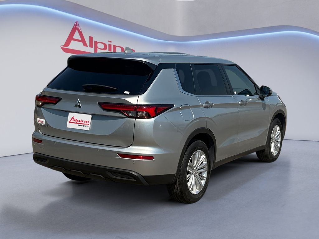 2024 Mitsubishi Outlander ES