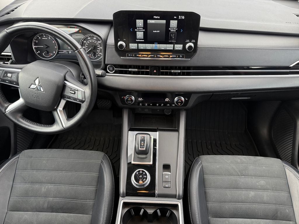 2024 Mitsubishi Outlander Base