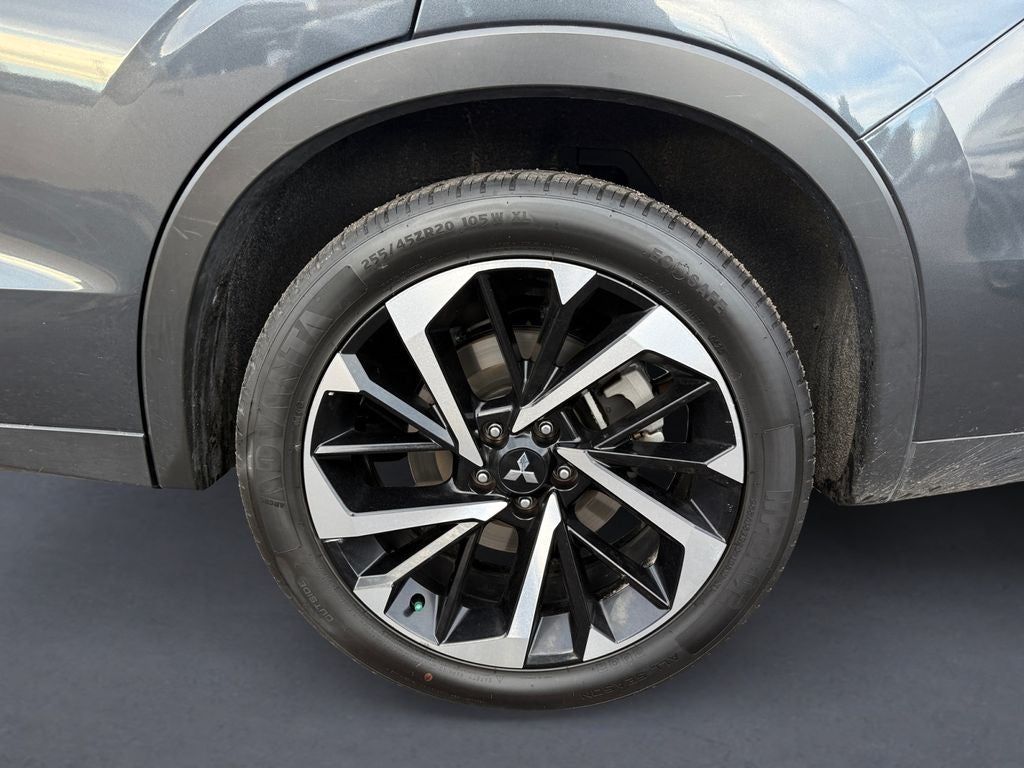 2024 Mitsubishi Outlander Base