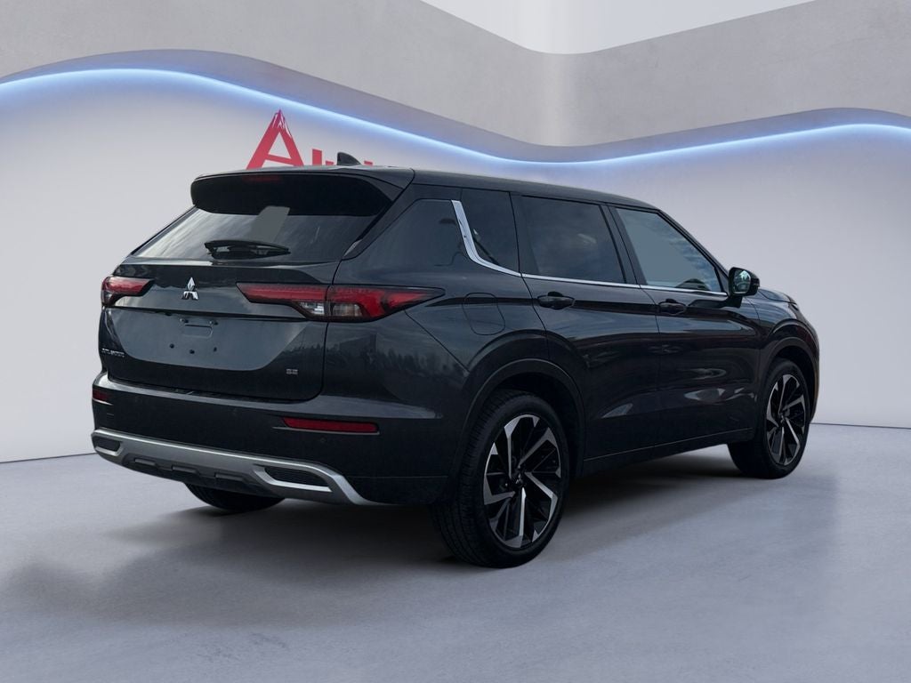 2024 Mitsubishi Outlander Base
