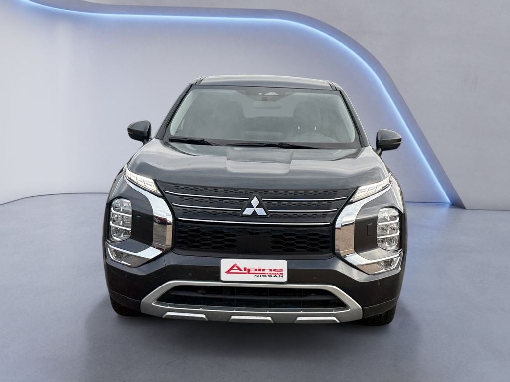 2024 Mitsubishi Outlander Base