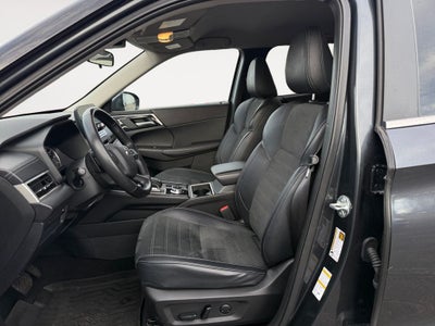 2024 Mitsubishi Outlander Base