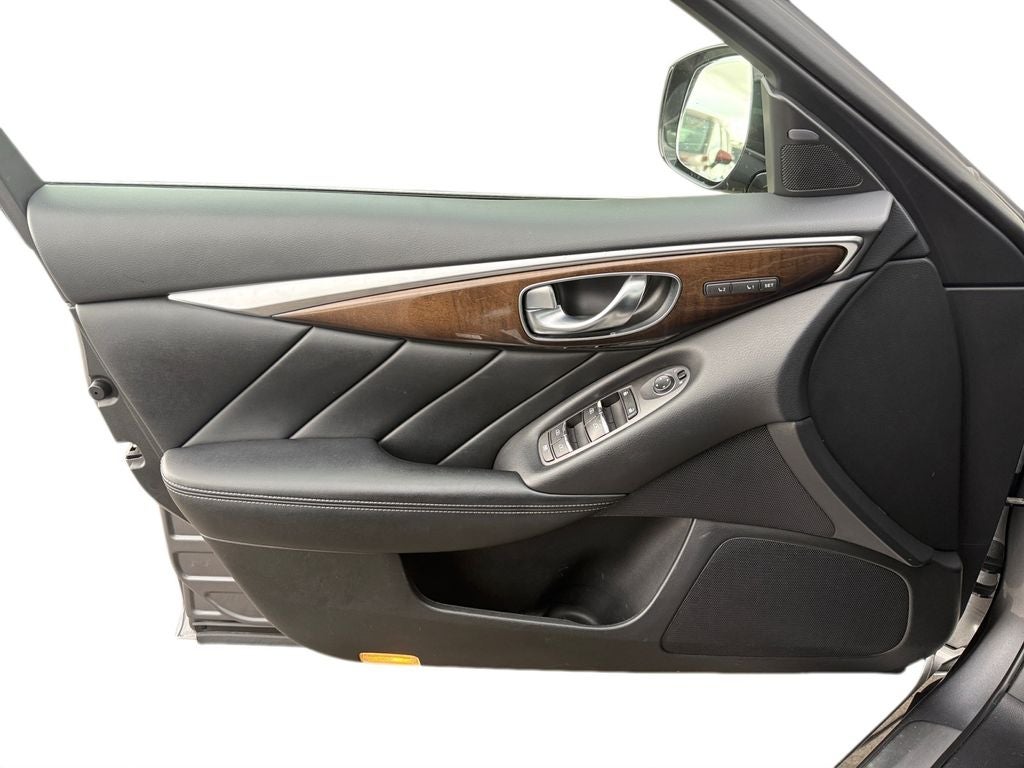 2015 INFINITI Q50 Premium