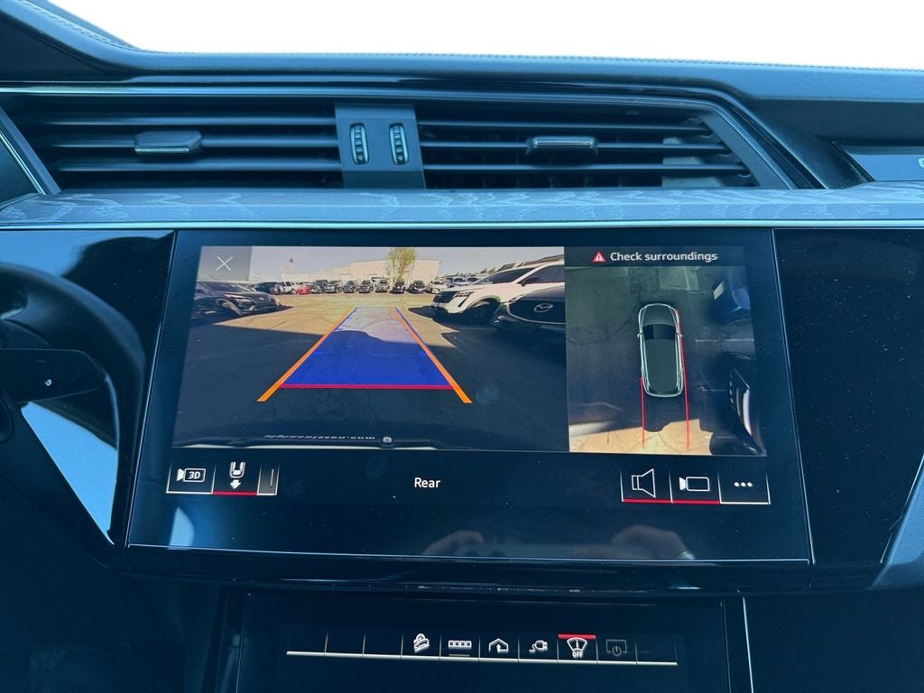 2022 Audi e-tron quattro