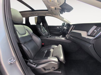 2022 Volvo XC60 B5 Inscription