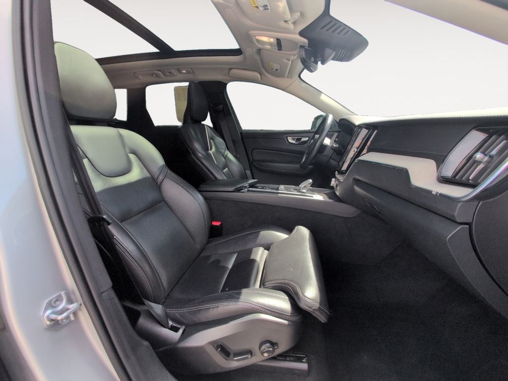 2022 Volvo XC60 B5 Inscription