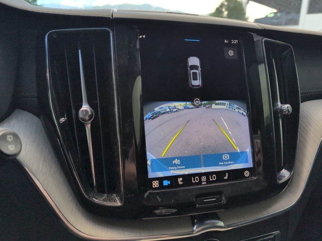 2022 Volvo XC60 B5 Inscription