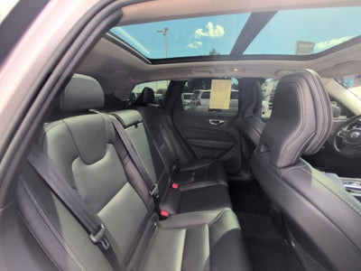 2022 Volvo XC60 B5 Inscription