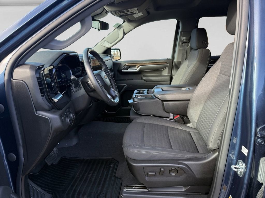 2022 Chevrolet Silverado 1500 LT (2FL)