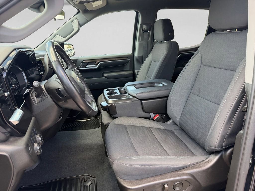 2022 Chevrolet Silverado 1500 LT (2FL)
