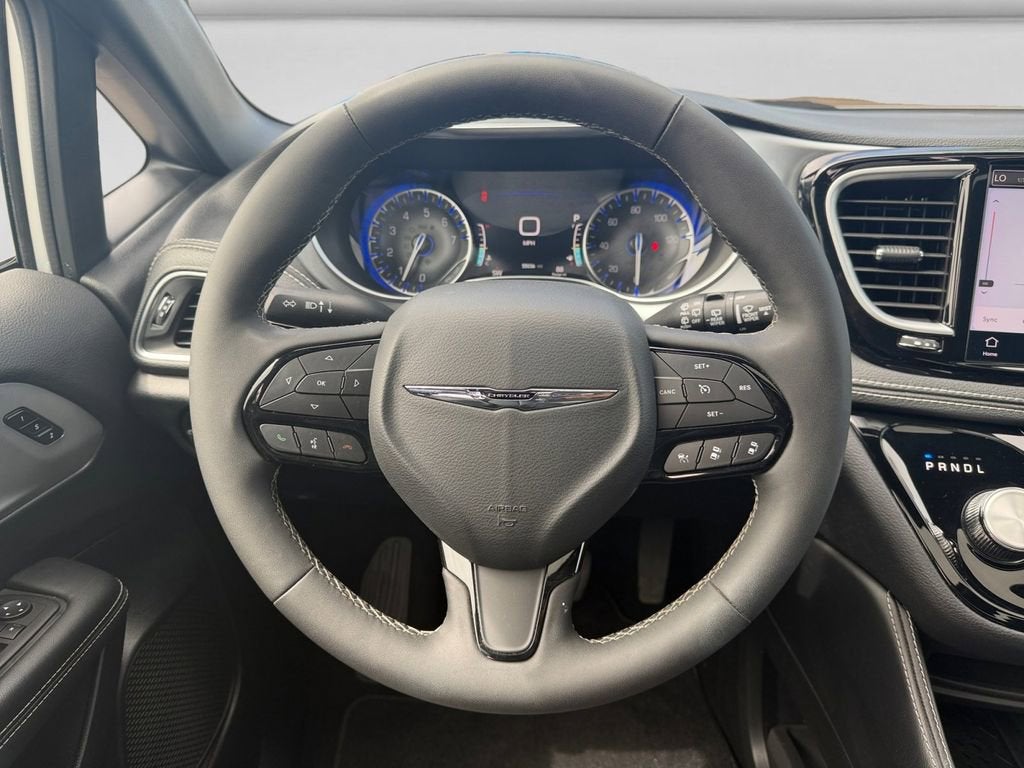 2025 Chrysler Pacifica Limited - Photo 12
