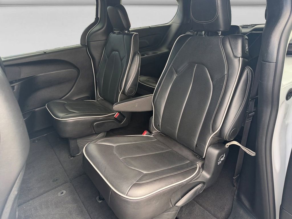 2025 Chrysler Pacifica Limited - Photo 14