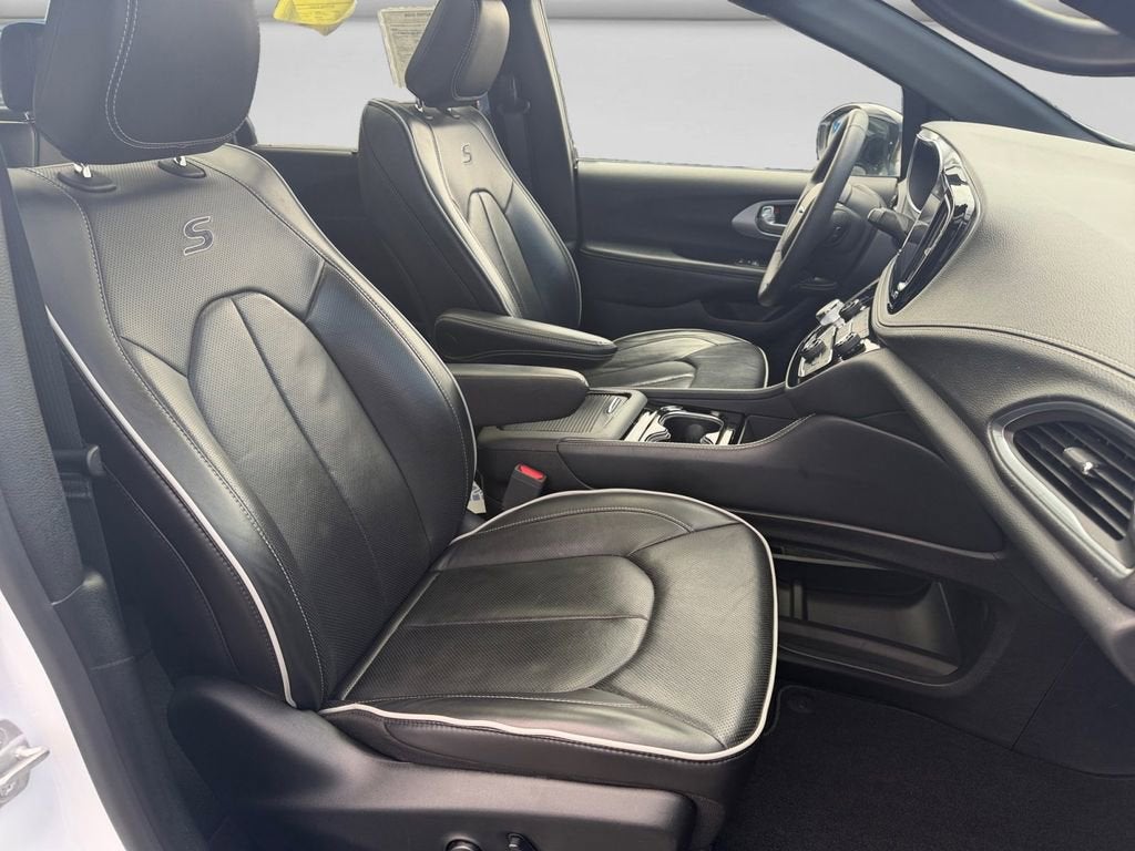 2025 Chrysler Pacifica Limited - Photo 15