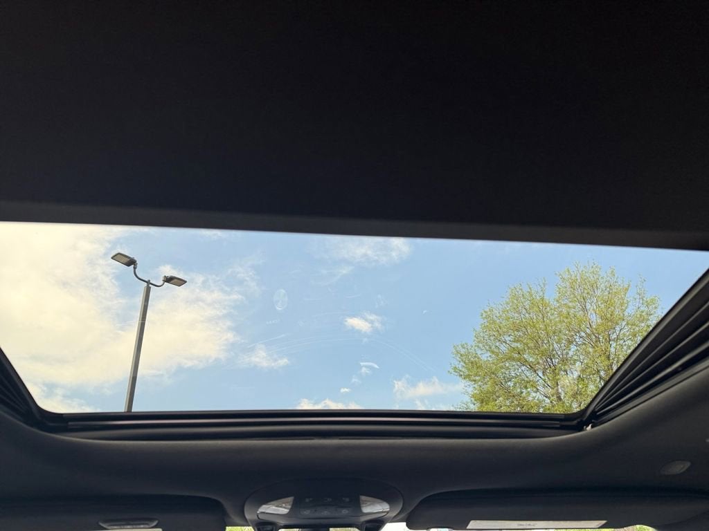 2025 Chrysler Pacifica Limited - Photo 16