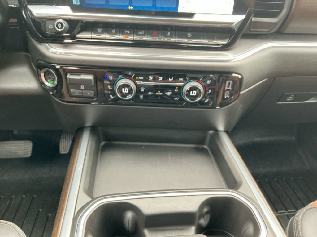 2025 Chevrolet Silverado 3500 HD High Country