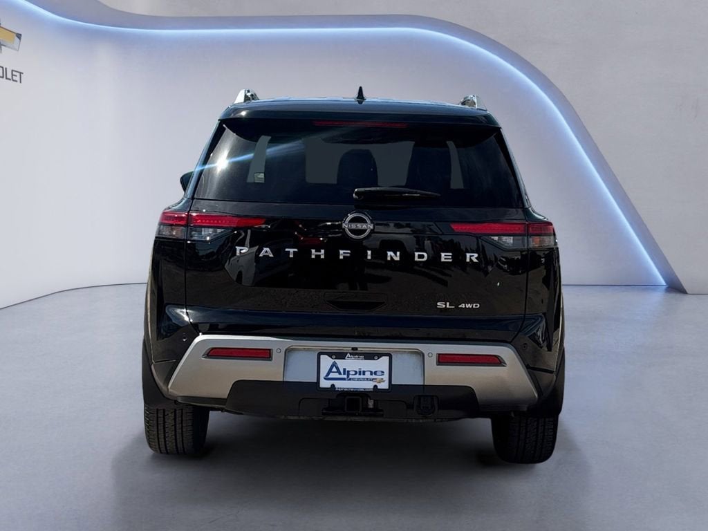 2024 Nissan Pathfinder SL