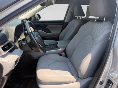 2022 Toyota Highlander LE