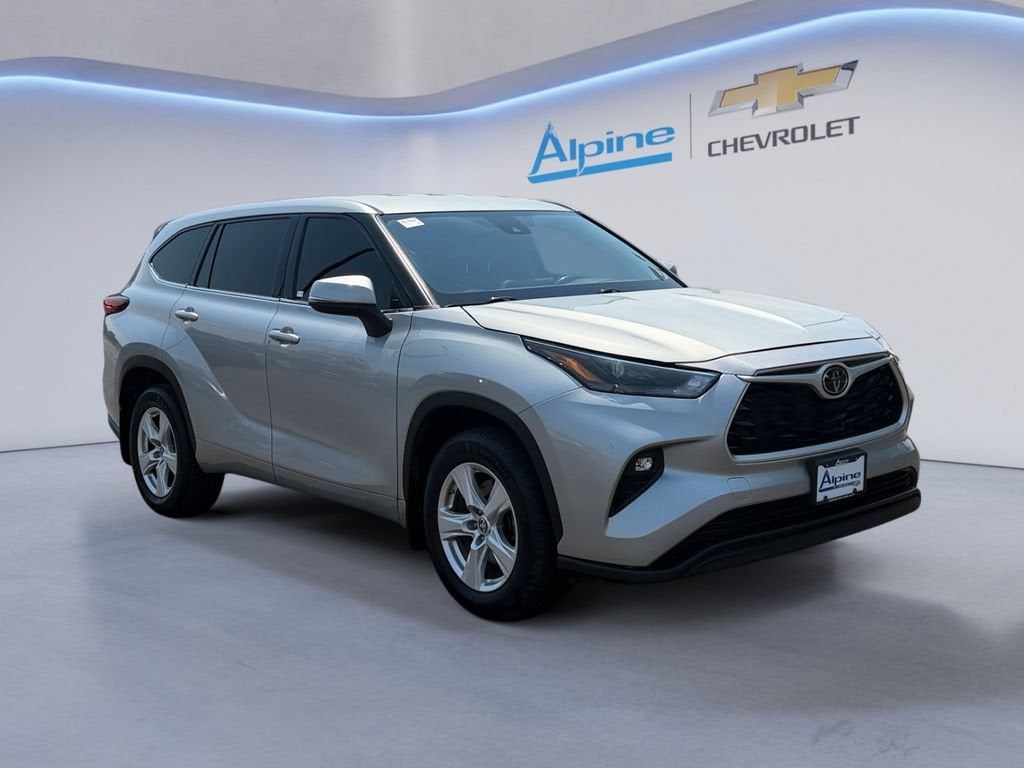 2022 Toyota Highlander LE